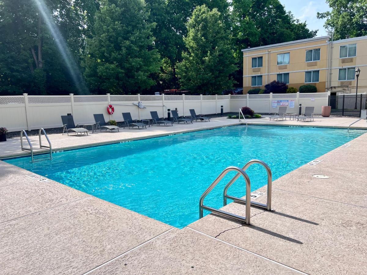 La Quinta By Wyndham Danbury Otel Dış mekan fotoğraf