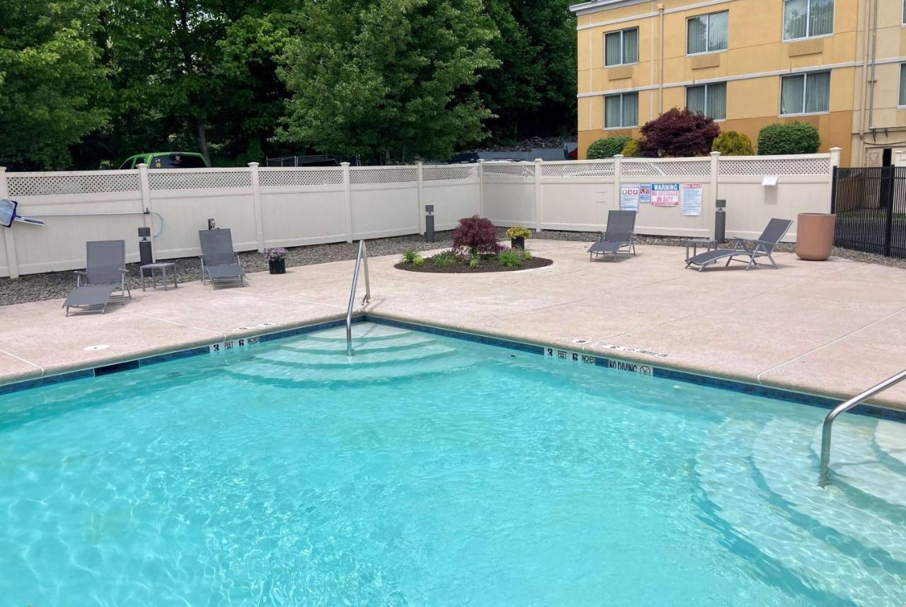 La Quinta By Wyndham Danbury Otel Dış mekan fotoğraf