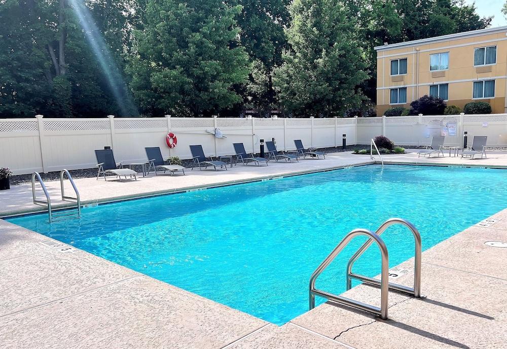 La Quinta By Wyndham Danbury Otel Dış mekan fotoğraf